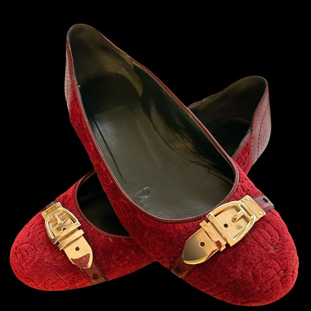 Gucci Burgundy size 6.5-7 flats